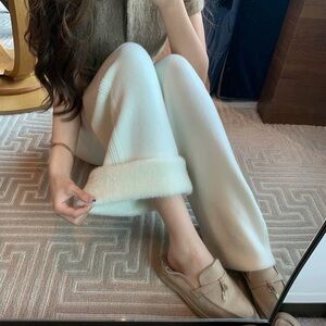 cream knit trousers